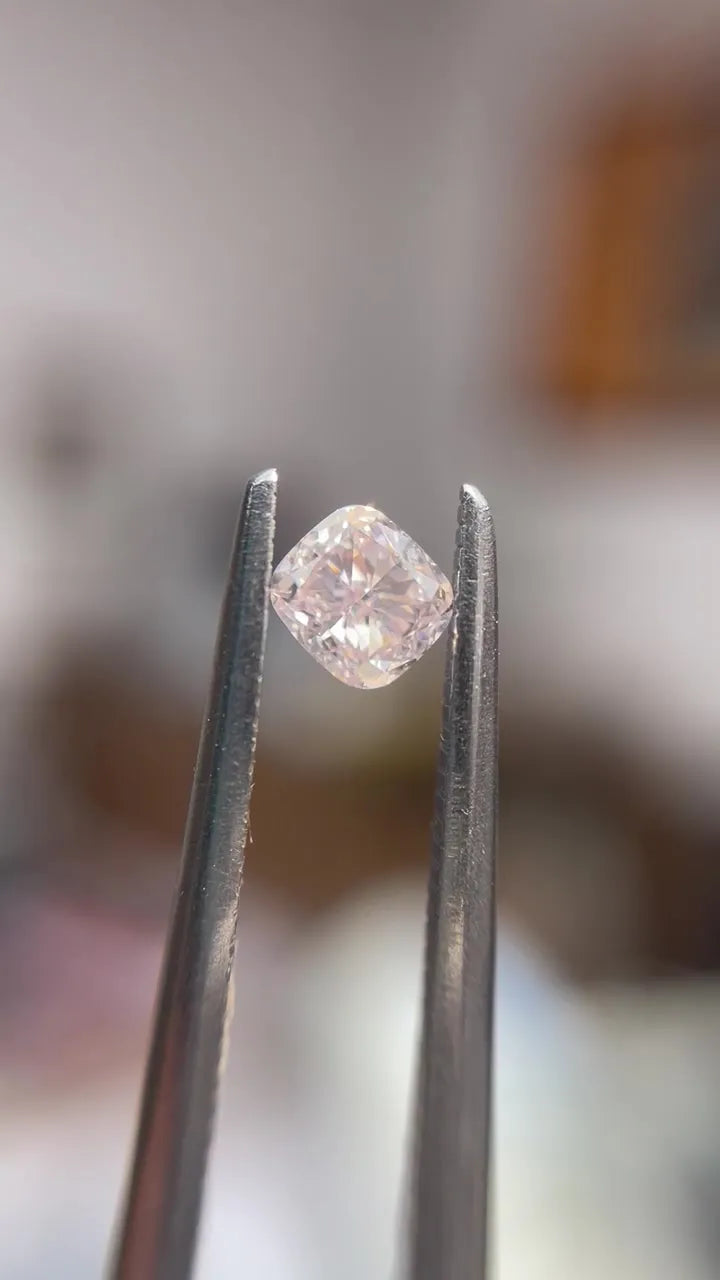 0.25ct Cushion brilliant Natural Diamond (Colour Light Pink, Clarity VVS2, GIA Certified)