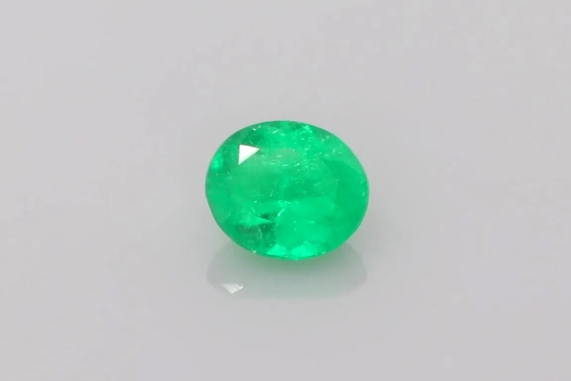 1.67ct Oval Natural Emerald (Colour Green, Clarity Slightly Included, Cut Faceted)