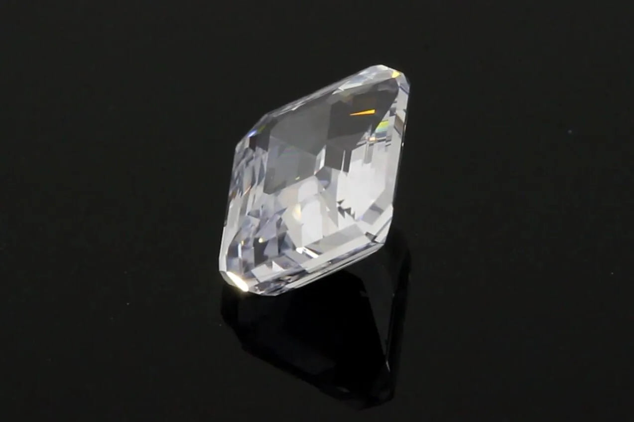 3.05ct Emerald Natural Sapphire (Colour White, Clarity Slightly Included, Cut Faceted)