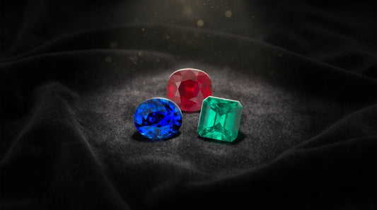 Come scegliere una pietra preziosa di colore: smeraldi, zaffiri, rubini e alternative