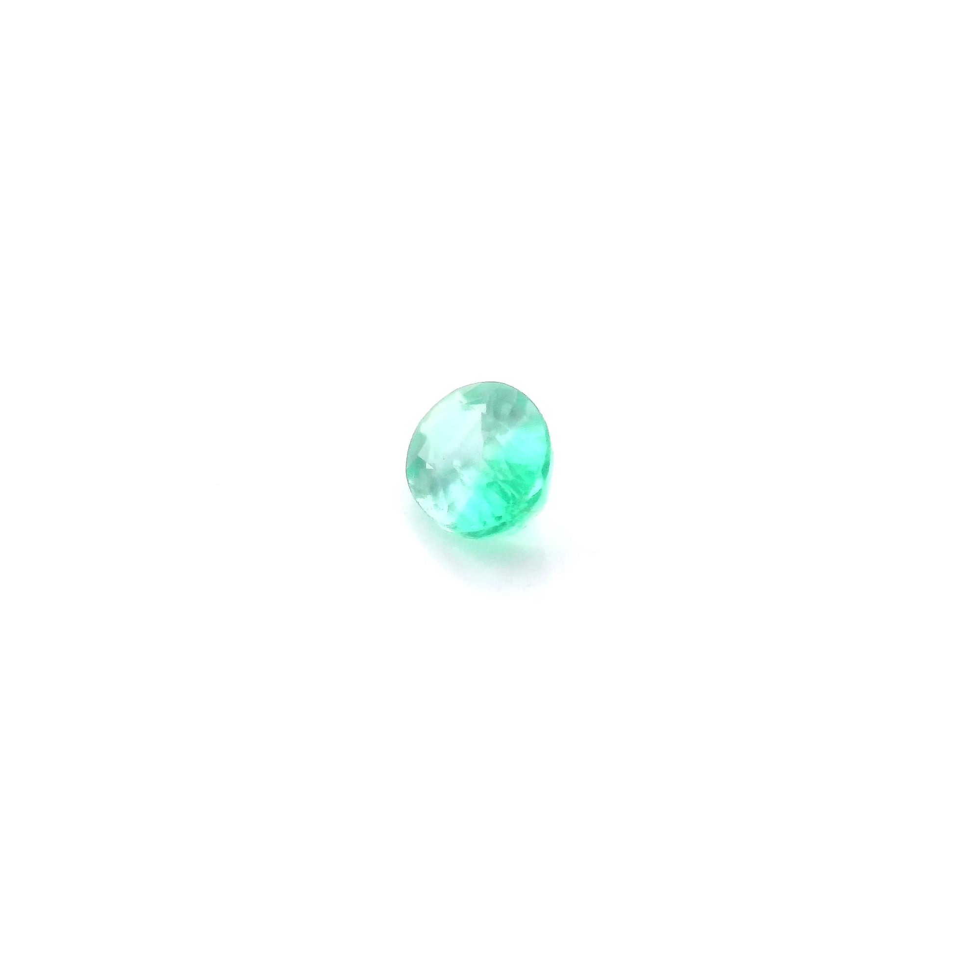 0.33ct Oval Natural Emerald (Colour Green, Clarity Slightly Included, Cut Faceted)