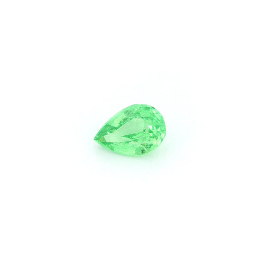 0.86ct Pear Natural Garnet (Colour Green, Clarity Slightly Included, Cut Faceted)