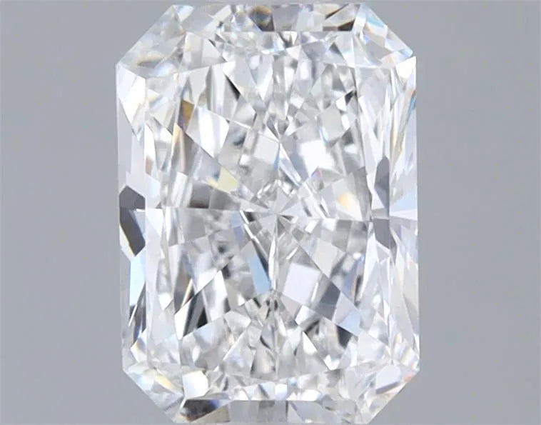 1.00ct Radiant Lab Grown Diamond (Colour E, Clarity VVS2, IGI Certified)