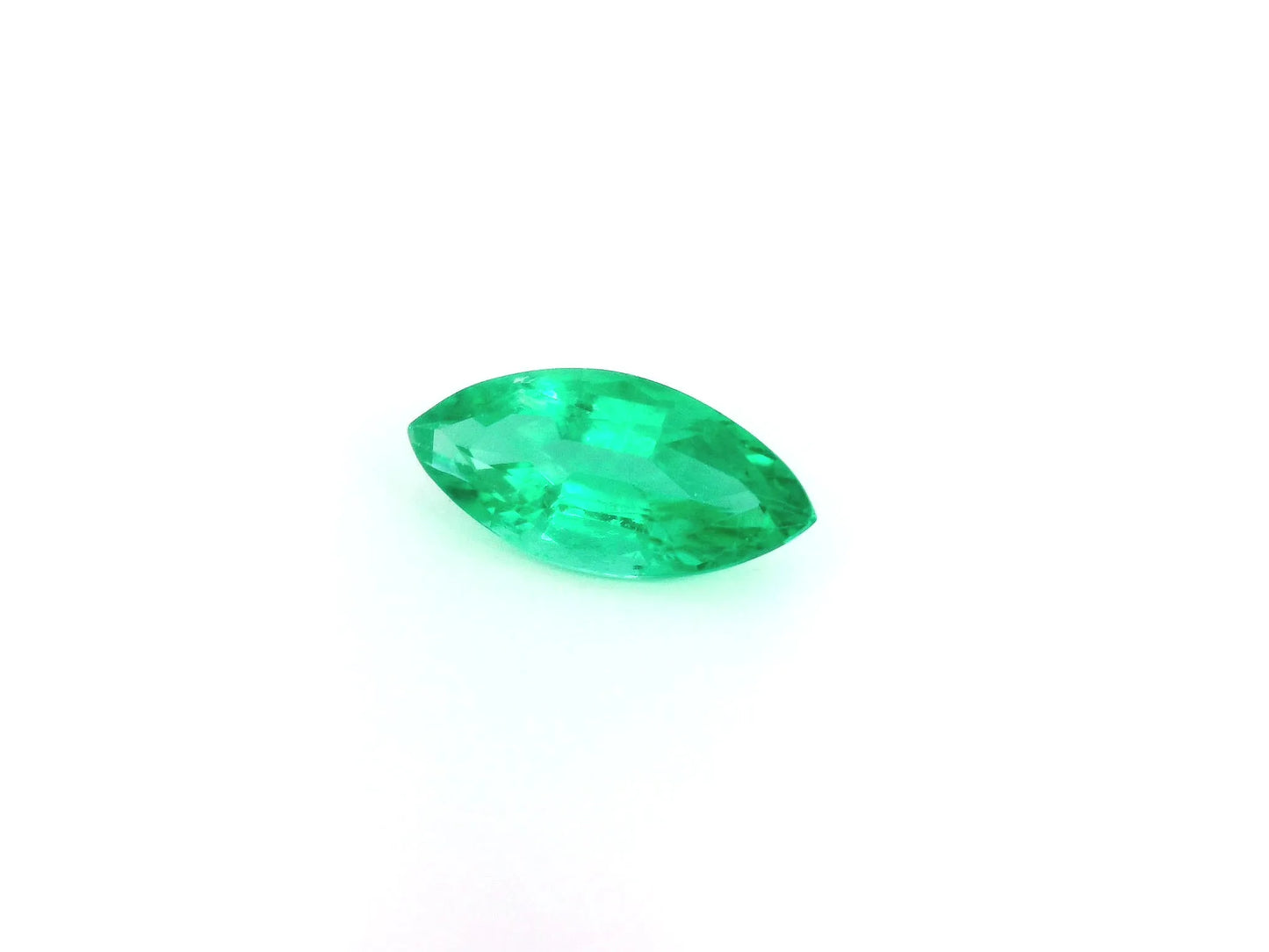 1.32ct Oval Natural Emerald (Colour Green, Clarity Moderately Included, Cut Faceted)