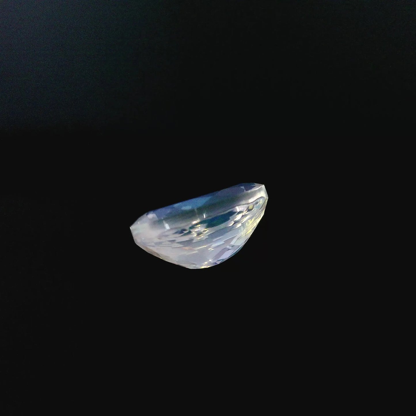 1.50ct Oval Natural Moonstone (Colour White, Clarity Eye Clean, Cut Faceted)