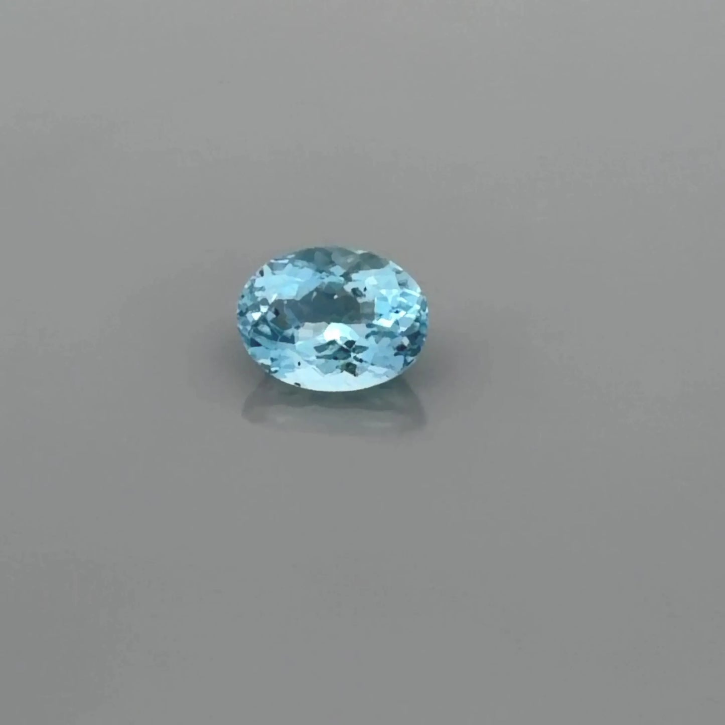 1.93ct Oval Natural Aquamarine (Colour Blue, Clarity Slightly Included, Cut Faceted)