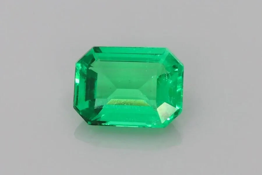 1.23ct Emerald Natural Emerald (Colour Green, Clarity Slightly Included, Cut Faceted)