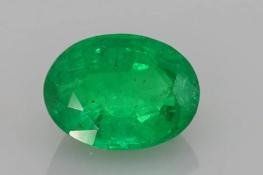 4.93ct Oval Natural Emerald (Colour Green, Clarity Slightly Included, Cut Faceted)