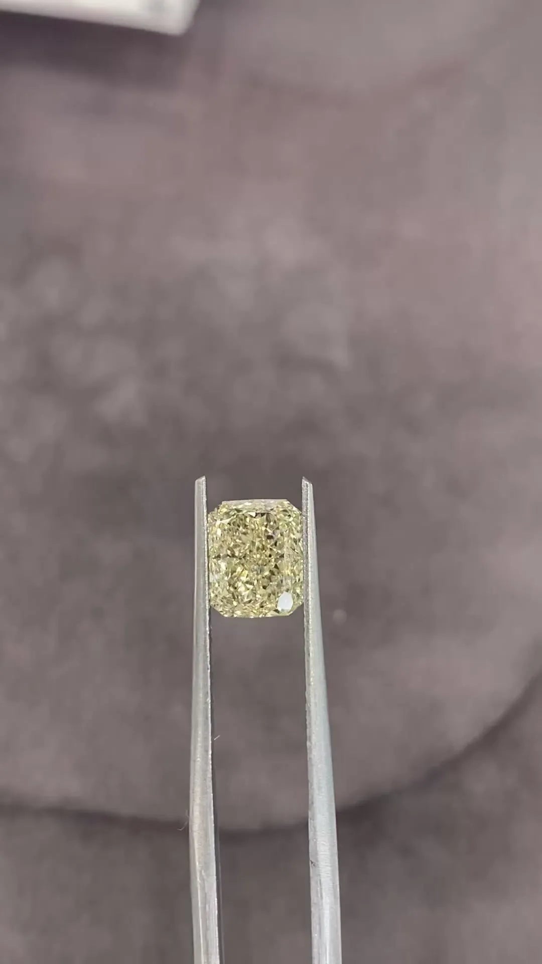 2.00ct Radiant Natural Diamond (Colour Fancy Light Yellow, Clarity VS2, GIA Certified)