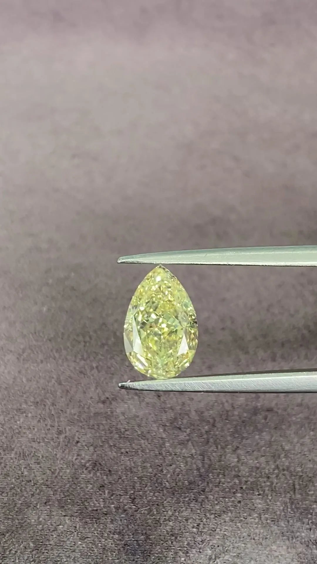 2.01ct Pear Natural Diamond (Colour Fancy Yellow, Clarity SI1, GIA Certified)