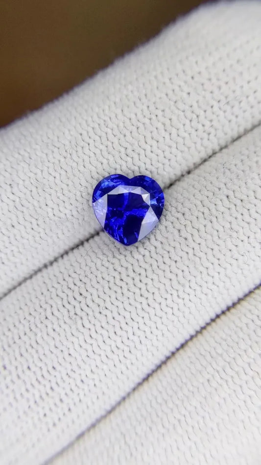 2.04ct Heart Natural Sapphire (Colour Blue, Clarity Eye Clean, Cut Faceted)