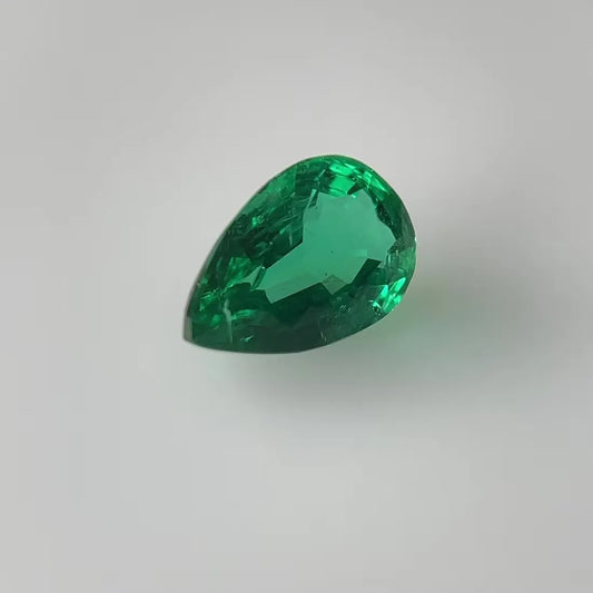3.62ct Pear Natural Emerald (Colour Green, Clarity Slightly Included, Cut Faceted)