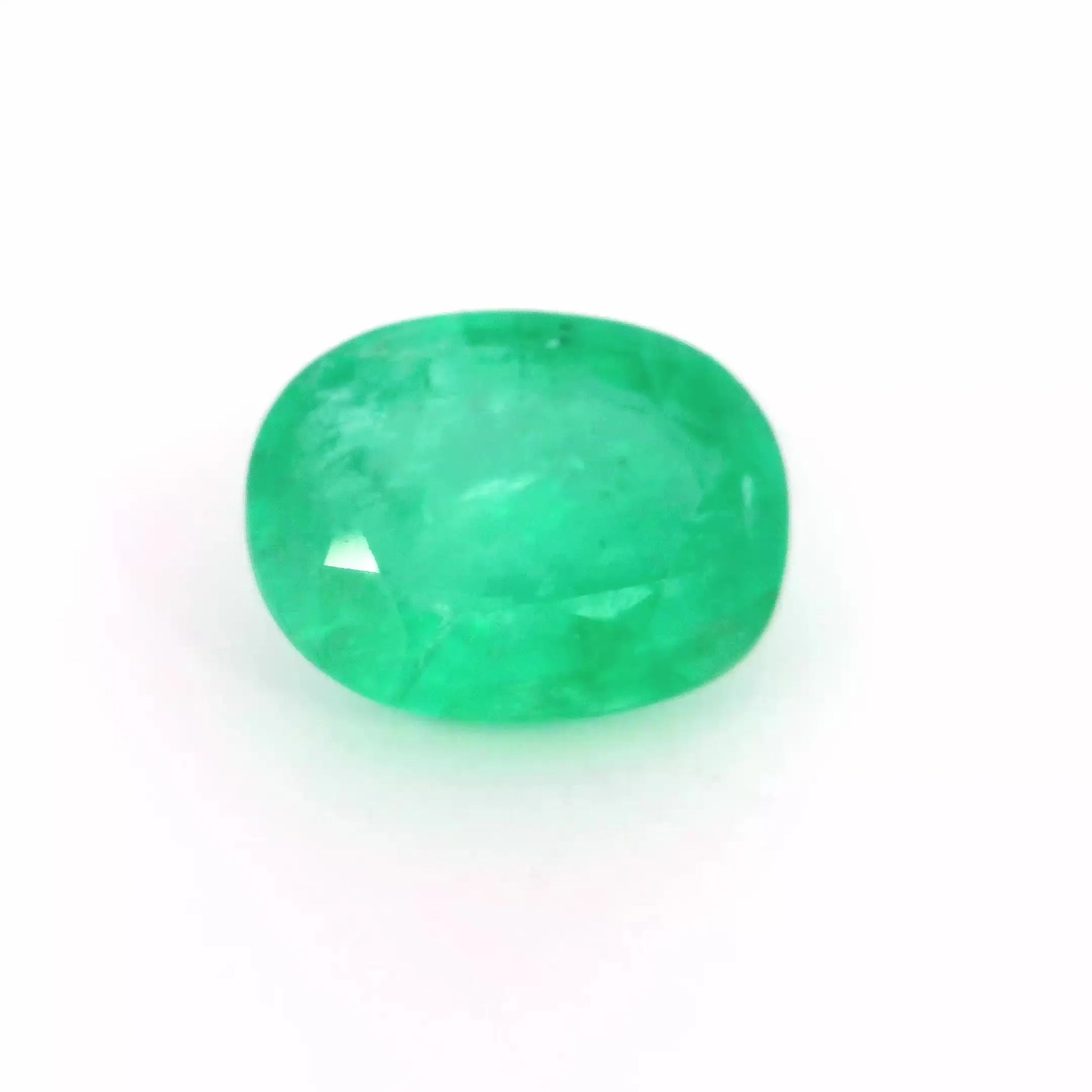 4.56ct Oval Natural Emerald (Colour Green, Clarity Moderately Included, Cut Faceted)