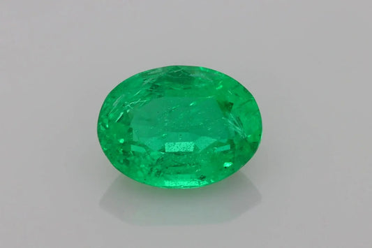 5.25ct Oval Natural Emerald (Colour Green, Clarity Slightly Included, Cut Faceted)