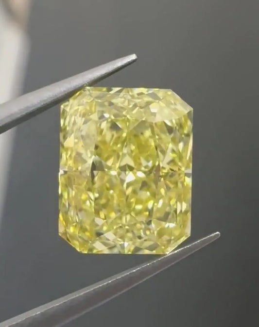 2.51ct Radiant Natural Diamond (Colour Fancy Yellow, Clarity VVS1, Cut GD, GIA Certified)